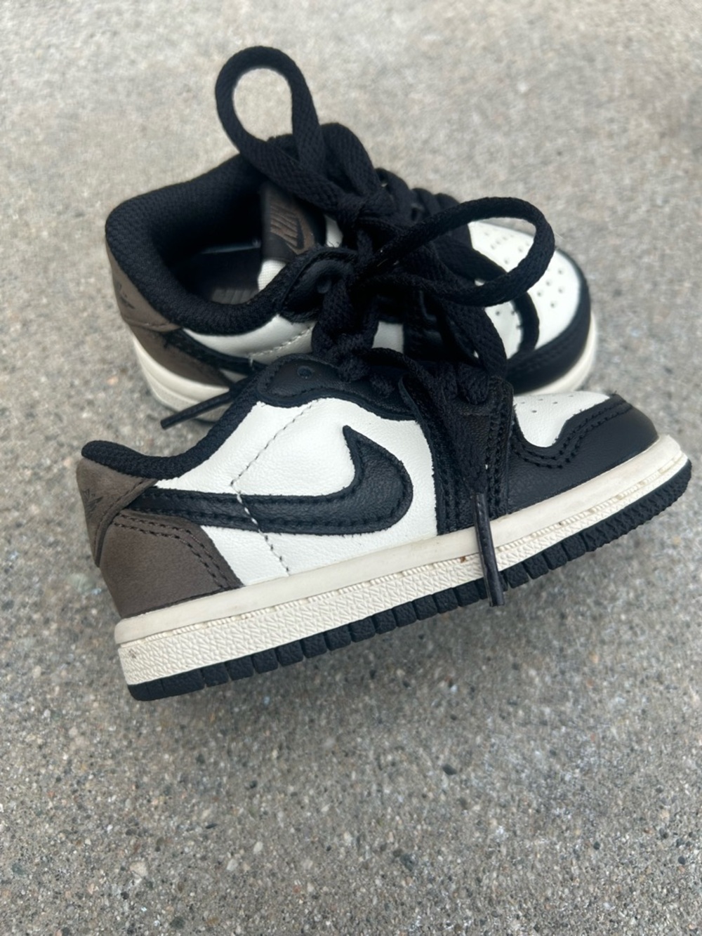 Nike TODDLER Air Jordan Mocha Retro Lows size 4C